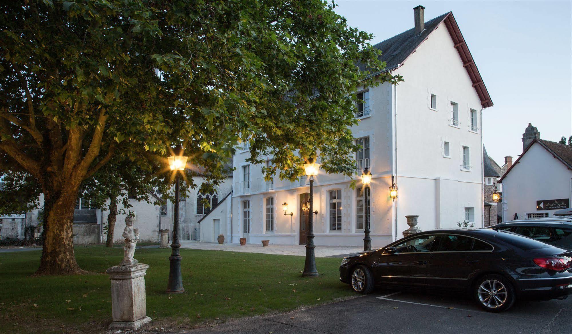 Relais des Trois Châteaux Cour-Cheverny Exterior foto